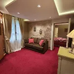 Hotel Le Relais Medicis 4*