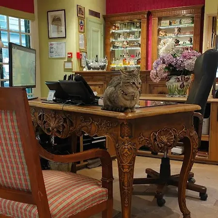 Le Relais Médicis 4* Parigi