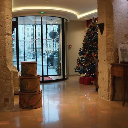 Hotel Le Relais Medicis 4*