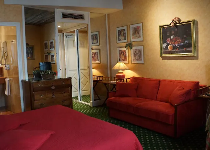 Le Relais Médicis Hotel