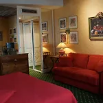 Le Relais Médicis Hotel