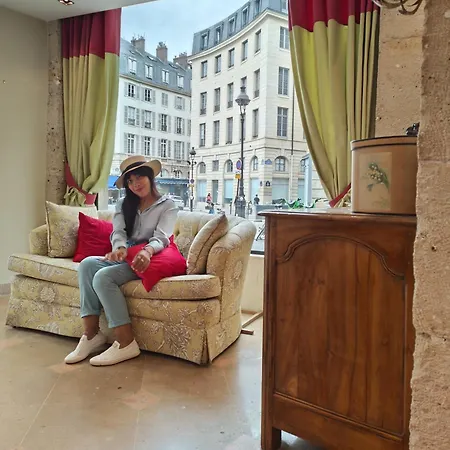 Hotel Le Relais Medicis 4*